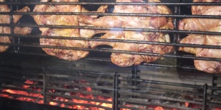 鸡排是烤的。低热量的肉类。