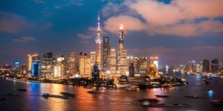 《上海夜城》。城市陆家嘴地区
