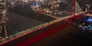 中国上海市中心杨浦大桥的无人机鸟瞰图