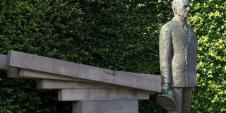 丹麦国王弗雷德里克第九尊雕像。哥本哈根。丹麦。