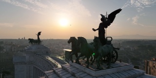 罗马圣坛上的马雕像。