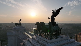 罗马圣坛上的马雕像。视频素材模板下载