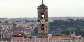 Campidoglio时钟，俯瞰罗马广场和斗兽场。