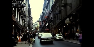 里斯本是70年代的一条交通繁忙的街道