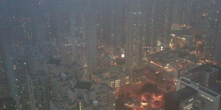 2022年3月15日，香港坑口公寓被雾笼罩