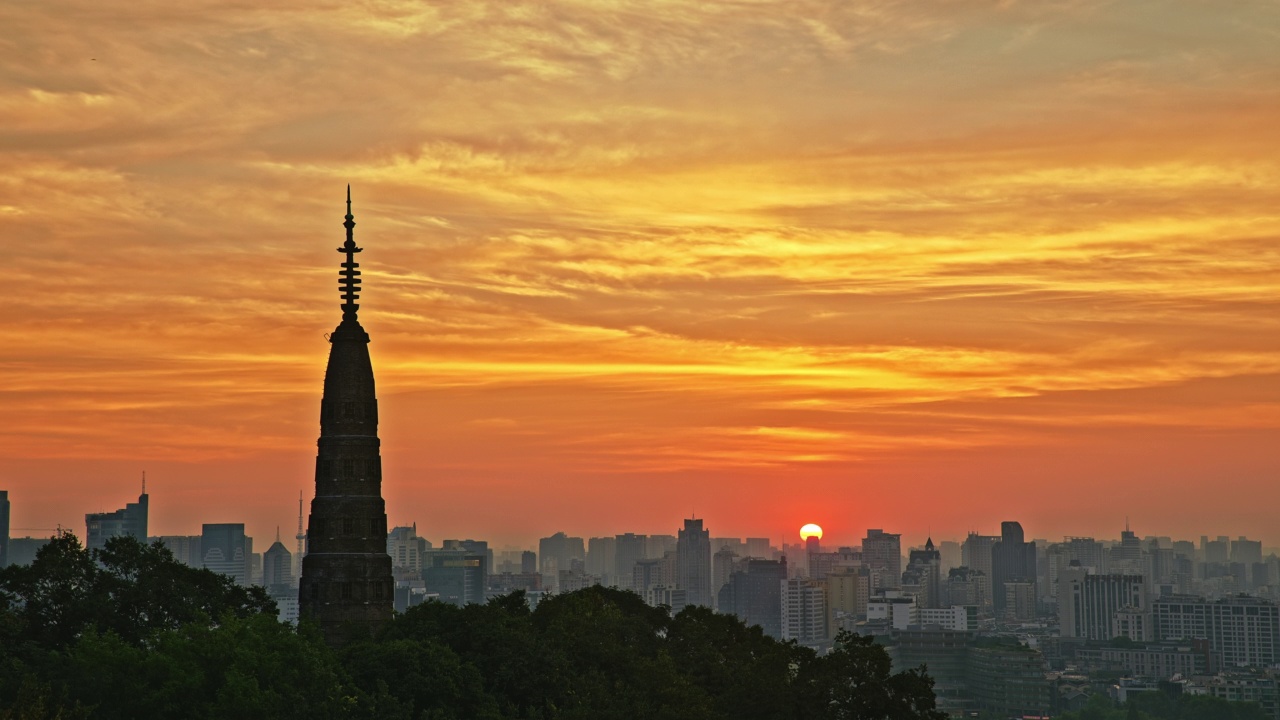 全景城市天际线和现代建筑在杭州