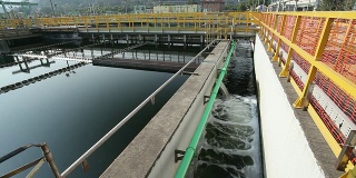 污水处理厂中的沉淀池