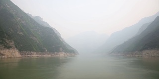 穿越长江三峡的延时视频