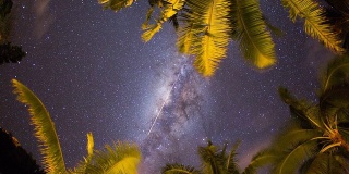 南太平洋上的银河时间流逝。