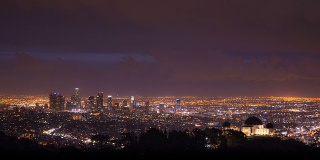 洛杉矶天际线和格里菲斯公园天文台