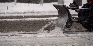 道路上的扫雪机