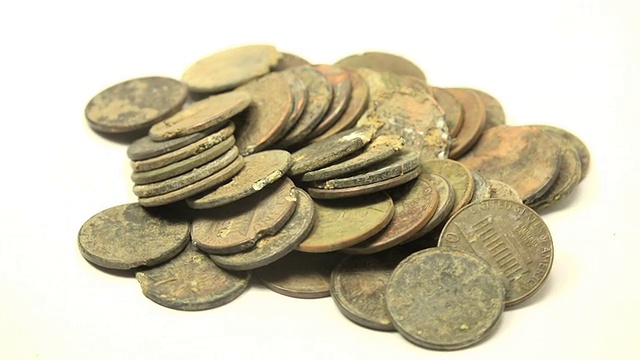 在金属探测中发现的硬币