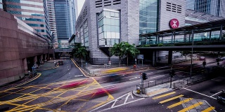 中国香港，2014年11月14日:中国香港市中心繁忙的交通