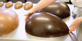 复活节彩蛋和巧克力
