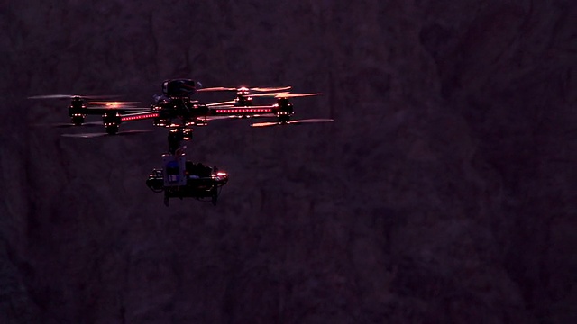 Quadrocopter背光日落