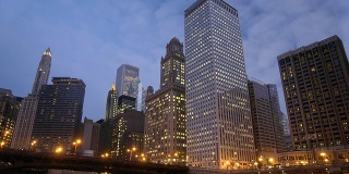芝加哥城从黄昏到夜晚的时间推移