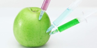 三支注射器，白色背景，转基因苹果注射液