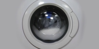 高清-洗衣机洗涤大量的泡沫