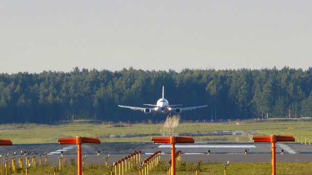 HD -飞机着陆(波音737-500)