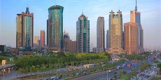 上海浦东现代金融中心。间隔拍摄。