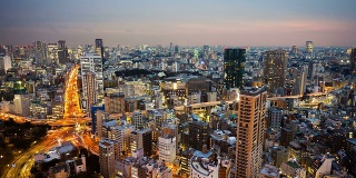 日本东京市中心黄昏时的延时视图