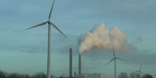 双风车和燃煤电厂