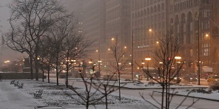 下雪的芝加哥市中心