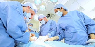 外科团队工作医院手术室