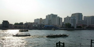 曼谷的长尾船