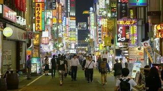 日本东京新宿五颜六色的标志视频素材模板下载