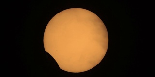 2015年3月20日发生日食。