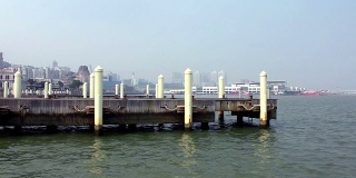 澳门渔人码头的空系泊柱