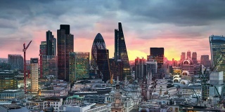 伦敦金融城。夕阳西下的伦敦全景。