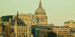 伦敦圣保罗教堂，傍晚时分，日落前