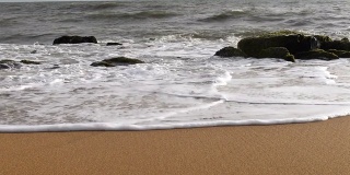 海滩软潮波