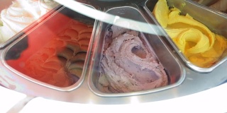 手工制作的冰淇淋品种展示