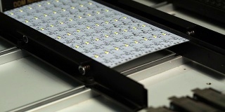 机器人机器制造LED面板，特写