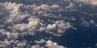 HD -飞越云层
