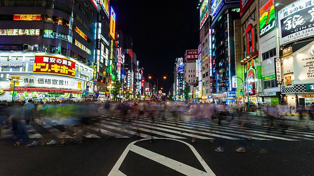 夜游新宿，日本时光流逝