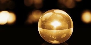 金色的玻璃球，有雪和光
