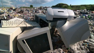垃圾填埋场废弃的台式电脑视频素材模板下载