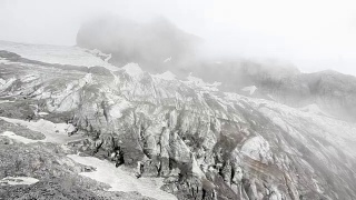 中国云南丽江，夏天的玉龙雪山。视频素材模板下载