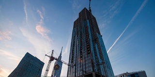 摩天大楼建筑工程的日落时间