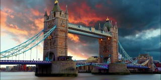 英国伦敦塔桥，时间流逝