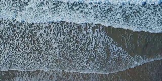 无人机拍摄的海浪撞击镜头