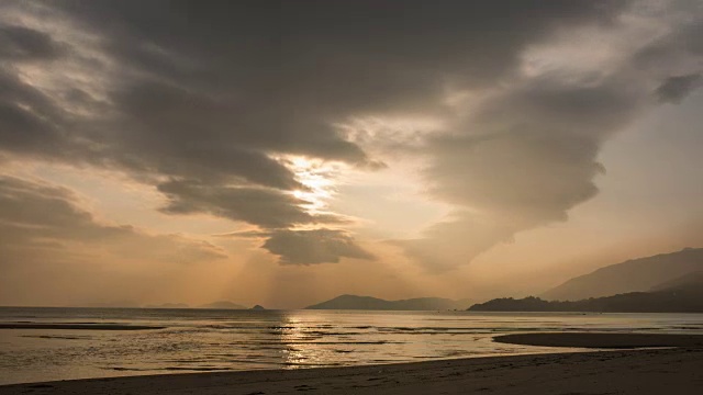 香港贝澳泳滩的日落时间