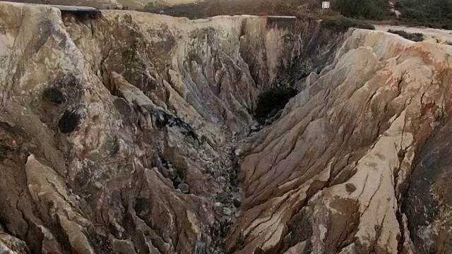 从空中俯瞰坡罗山大峡谷