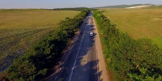 乡村高速公路与移动的双向交通