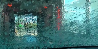 洗车，水和挡风玻璃