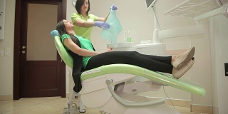 牙科服务。病人在口腔科病房